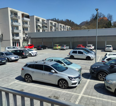 Nedovršena poslovna zgrada, garažna mjesta, Goriška cesta, 3320 Velenje