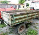 Traktorski priključci (prikolica, cisterna, vitlo, rasipač, plug), kosilica, bicikl, dvosjed, fotelja, klima uređaj - moguća pojedinačna kupnja (cijene od 30 € do 1.000 €)