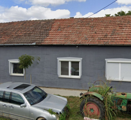 Kuća, Ulica hrvatskog vojnika, Marinci, 32221 Nuštar