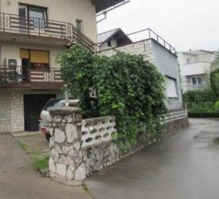 Izgrađeno zemljište - u udjelu ½, Ulica v Kokovšek, 1231 Ljubljana - Črnuče