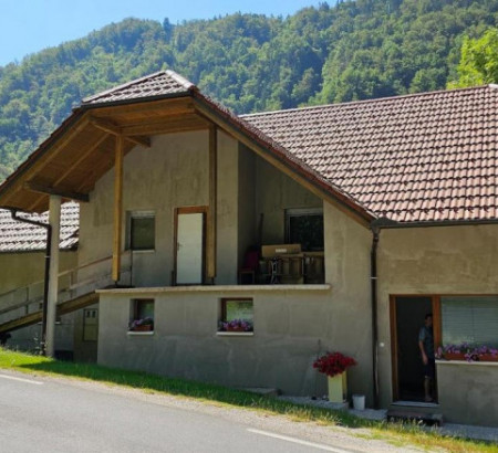 Višestambena kuća - u udjelu ½, Podstudenec, 1242 Stahovica