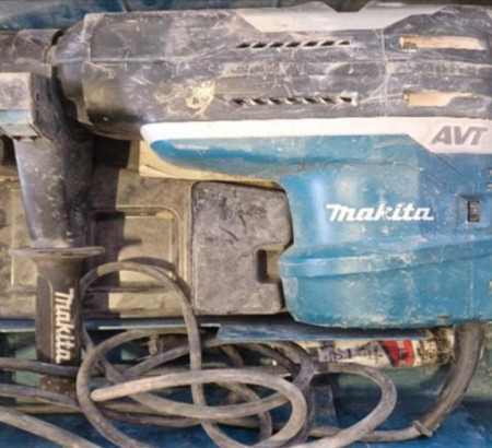 Bušaći čekić Makita HR 5212C