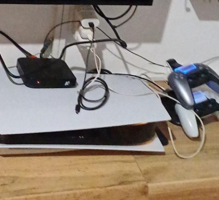 Igraća konzola Sony Playstation 5, godište 2024
