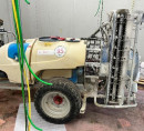 Traktorska prskalica, motorne pile, grablje za branje, elektroagregat, lanci za snijeg, ručni paletni viličar, električne škare za trsku, električni pastir, sustav za hlađenje vina s upravljanjem, tablet Apple, mobilni telefon Apple - moguća pojedinačna kupnja (cijene od 1 € do 7.500 €)