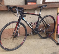 Cestovni bicikl Fuji, godište 2022