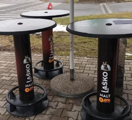 Ugostiteljski stolovi