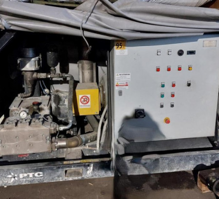 Stroj za visokotlačno vodeno pjeskarenje