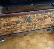 Starinska drvena škrinja