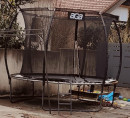 Trampolin sa zaštitnom mrežom