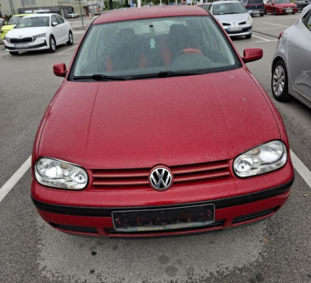 Volkswagen Golf 1.9, godina 1. reg. 2002