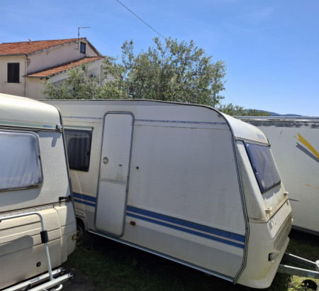 Prikolica za odmor Adria Unica A 502 DK