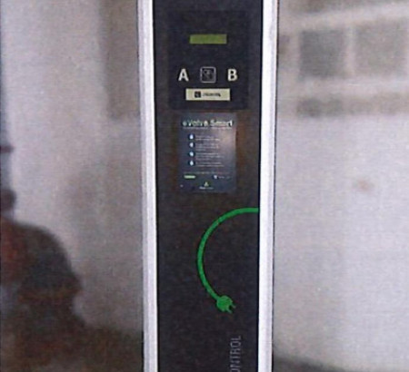Samostojeća stanica za punjenje za električna vozila, godište 2018