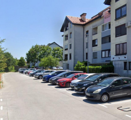 Parkirno mjesto br. 1, Ulica heroja Marinclja, 1330 Kočevje