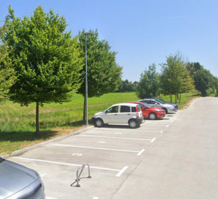 Parkirno mjesto br. 3, Ulica heroja Marinclja, 1330 Kočevje
