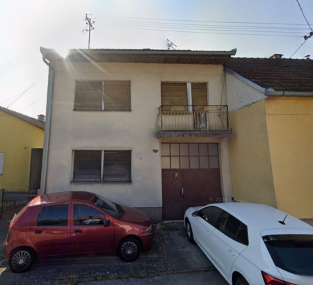 Kuća - u udjelu ½, Vinogradska ulica, 35400 Nova Gradiška