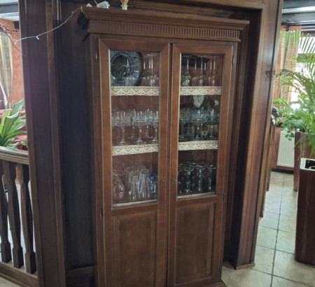 Starinski ormar (tikovina)