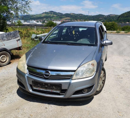 Opel Astra Car. 1.9 DT, godina 1. reg. 2008