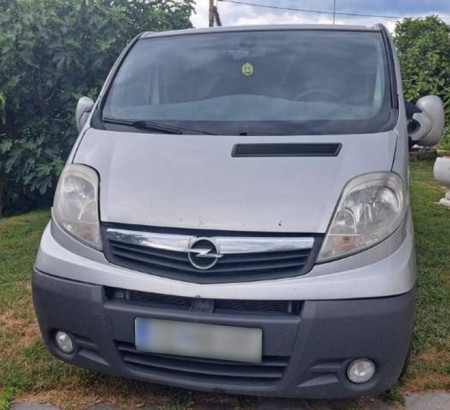 Opel Vivaro Combi 2.0 DT, godina 1. reg. 2011
