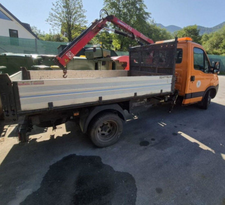 Iveco Daily 35C18/3750 s dizalom Fassi, godište 2010