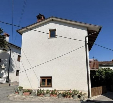 Izgrađeno zemljište - u udjelu ½, Skrilje, 5263 Dobravlje