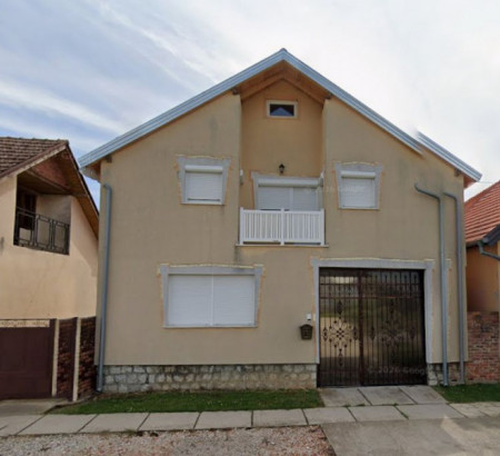 Kuća, Ulica Matije Gupca, 32252 Otok