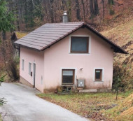 Kuća, Sremič, 8270 Krško
