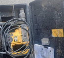 Električni pneumatski udarni čekić DeWalt, električna bušilica Bosch, kutna brusilica Perles, pumpa za ispitivanje tlaka Rems, alat