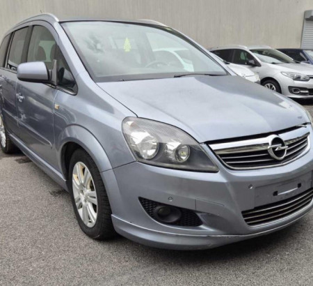 Opel Zafira 1.7 DTI 16V, godina 1. reg. 2011